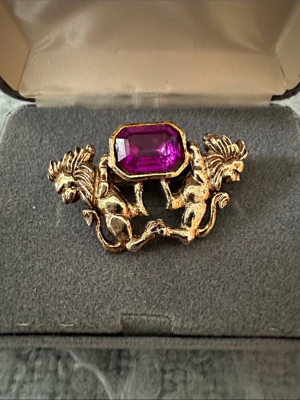 Vintage  1980s gold-tone dual lion brooch